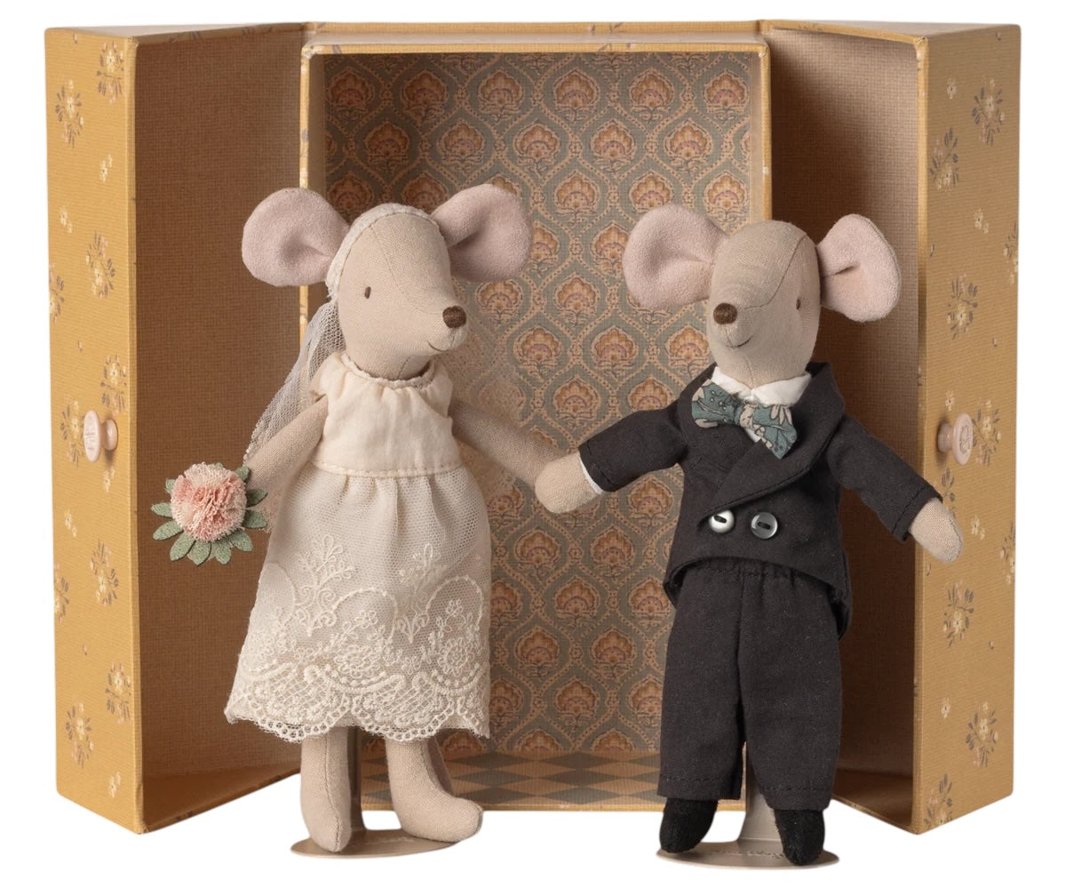 Wedding Mice in Box Mum and Dad