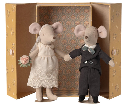 Wedding Mice in Box Mum and Dad