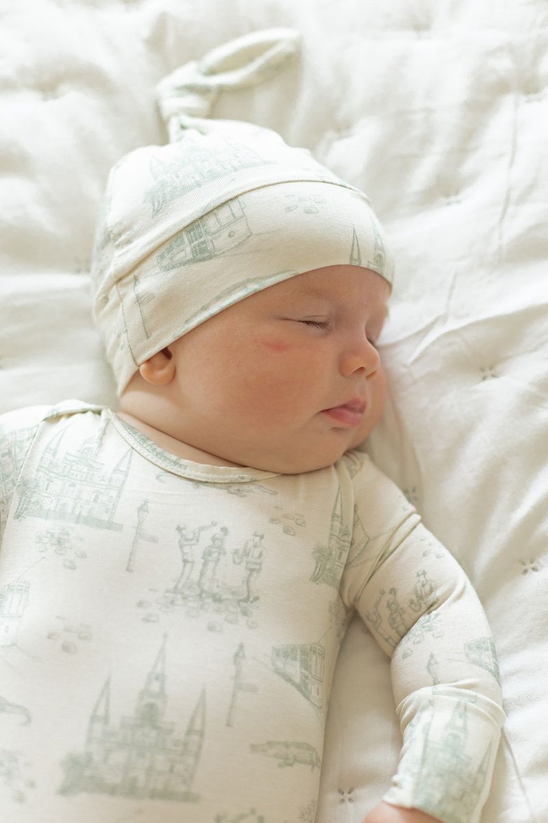Knotted Gown/Hat - New Orleans Toile