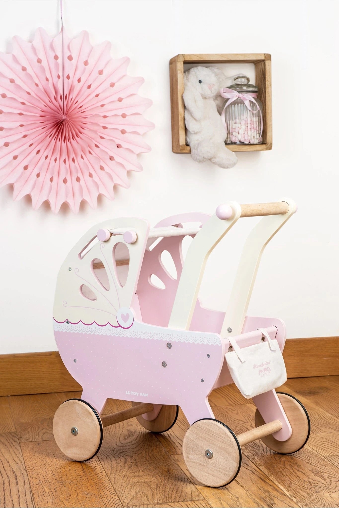 Le toy shop van dolls pram